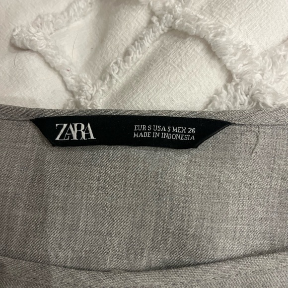 Zara grey with white polka dot balloon sleeve top - Picture 2 of 5